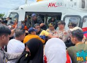 Helikopter Milik TNI Polri Kembali Berhasil Mengevakuasi 43 Warga Korban Bencana Longsor di Latimojong Yang Terisolir