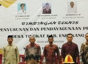 PLT Dinas PMD Enrekang Mahmuddin Membuka Acara Bimtek Penyusunan Dan Pendayagunaan Profil Desa