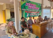 Peduli Kesehatan Anak, Babinsa Koramil Ponggok Hadiri Kegiatan Rembuk Stunting