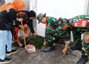 Danramil 1408-08/Makassar Pimpin Langsung Karya Bhakti Pembersihan Saluran Air