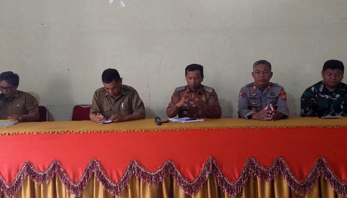 Sambut HUT RI Ke-79, Kapolsek Alla Hadiri Rapat Koordinasi Tingkat Kecamatan Baroko