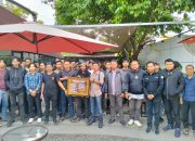 Lampu Neon dan Tolak Angin, Kado Simbolik dari Rembuk Pemuda Gowa: SIAP bersama KPU mengawal Transisi Politik Dinasti Gowa di Pilkada 2024
