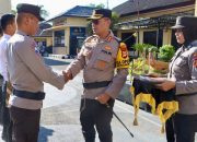 Kapolres Takalar Ganjar Personel Berprestasi dengan Penghargaan