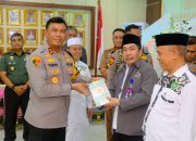 Kapolda Sulsel Melaksanakan Kunjungan ke Polres Bone dalam Rangka Cooling System (Bansos Pilkada Damai)