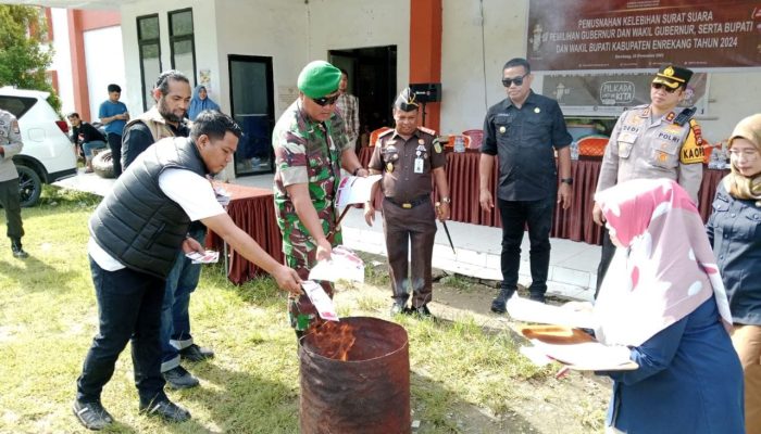 Dandim 1419/Enrekang Saksikan Pemusnahan Kelebihan Surat Suara Pilkada 2024