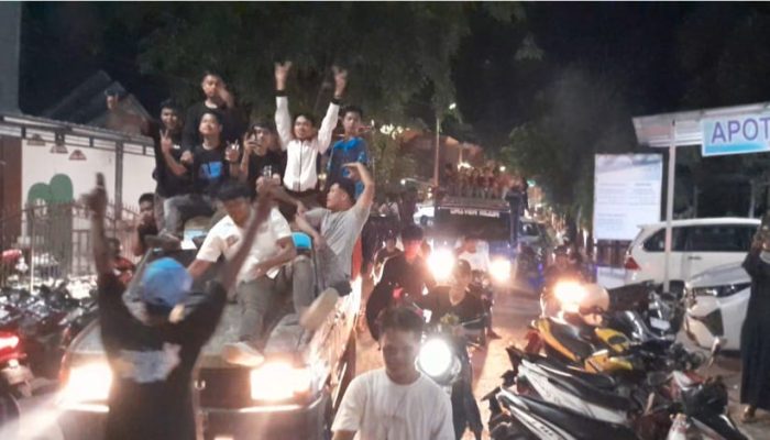 Ribuan Pendukung Paslon Nomor Dua Gelar Konvoi Kemenangan di Enrekang