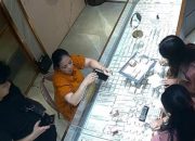 Dua Pelaku Pencurian Gelang Berlian Senilai Rp350 Juta di Mal Surabaya Barat Ditangkap Polisi