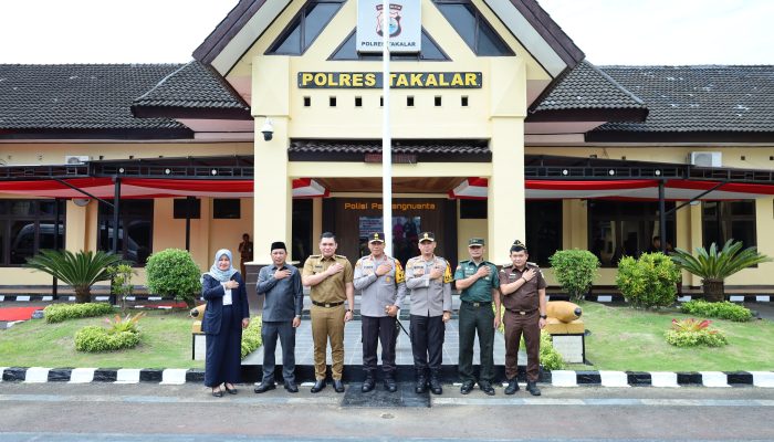 Kapolda Sulsel Kunjungi Polres Takalar, Resmikan Gedung Pelayanan SIM dan SKCK serta Berikan Arahan Kepada Personel